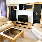 Luxe Bungalow,20Min Prague City Centr,5Min Airport